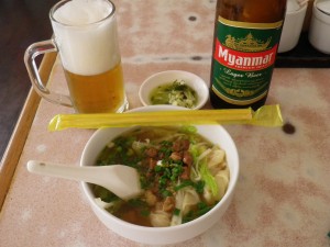 シャン州の料理とミャンマービール。美味